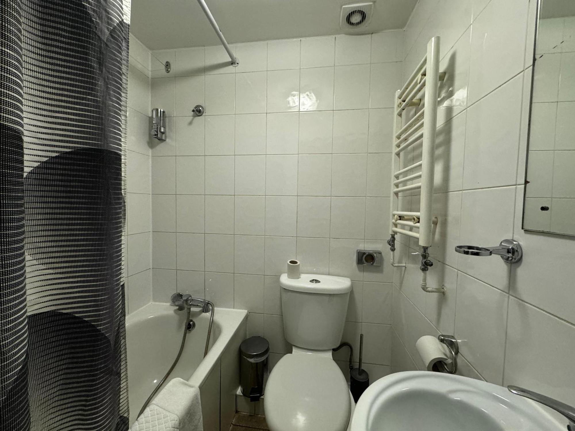 Camera Tripla con Bagno Privato (3 Letti Singoli)